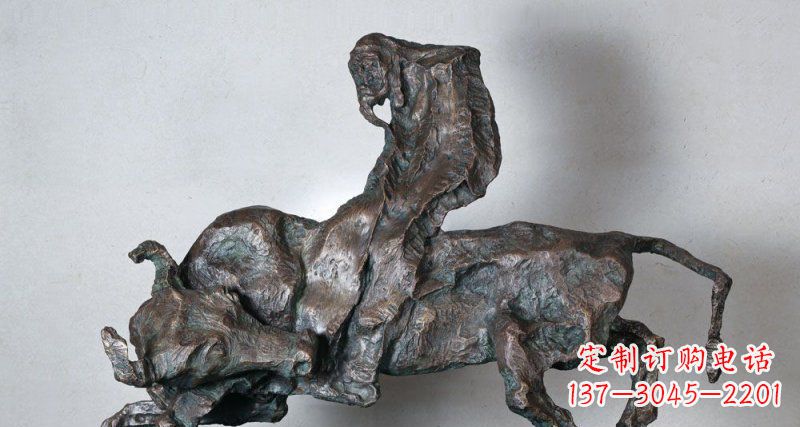 太原抽象的骑牛人物公园动物铜雕