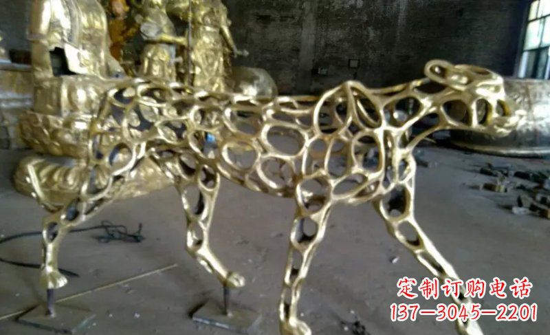 太原静谧的金钱豹雕塑