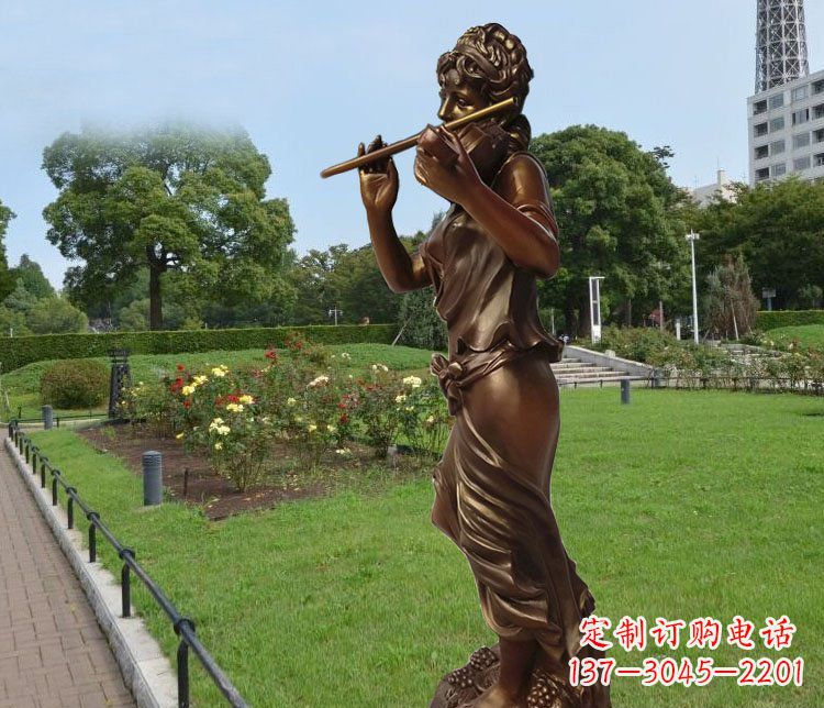 太原吹笛子的美女城市花园景观玻璃钢仿铜雕塑