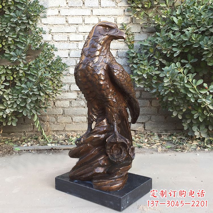 太原铸造精美的老鹰雕塑
