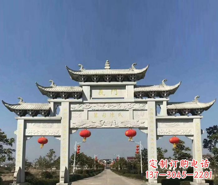太原村口三门石牌楼