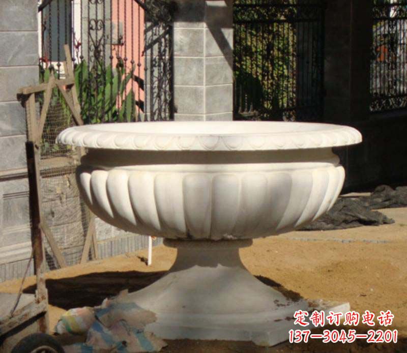 太原精美大理石花盆雕塑