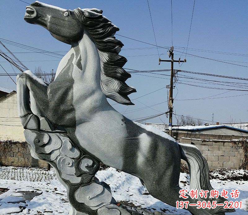 太原传统工艺马踏祥云石雕