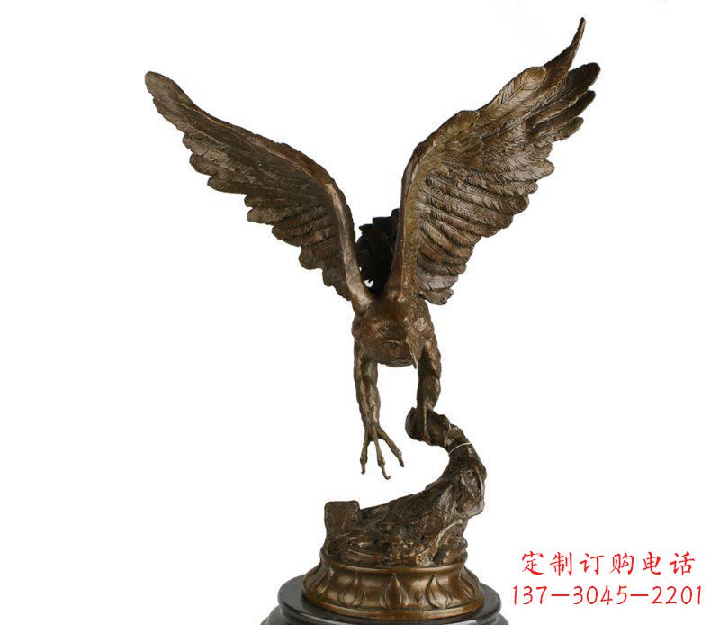 太原大鹏展翅老鹰铜雕塑