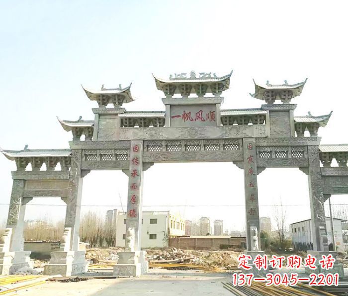 太原别具一格的大型五门石雕牌楼