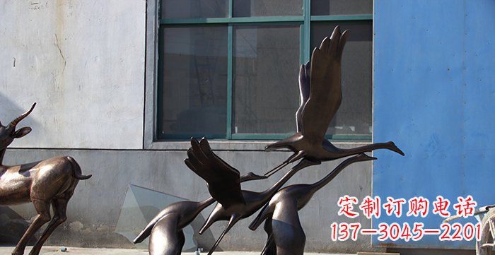 太原大雁飞翔铸铜雕塑