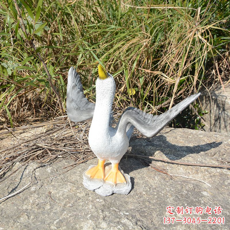 太原雕塑少女与和平鸽