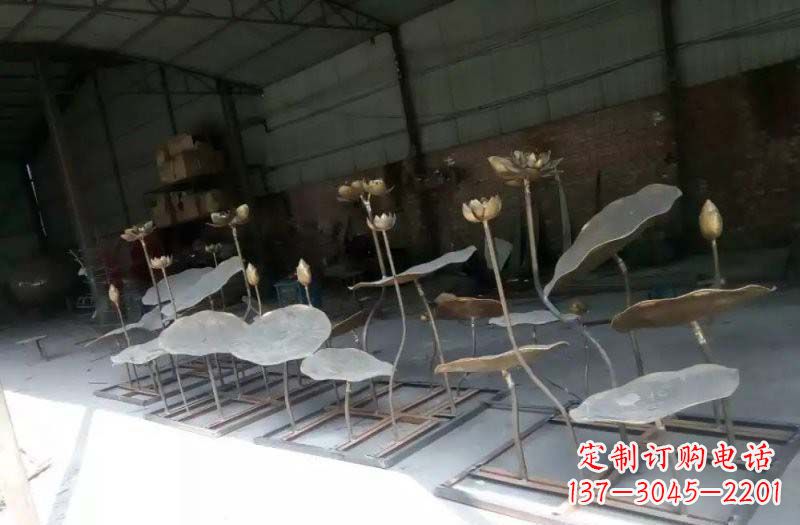 太原精美锻铜荷花荷叶雕塑