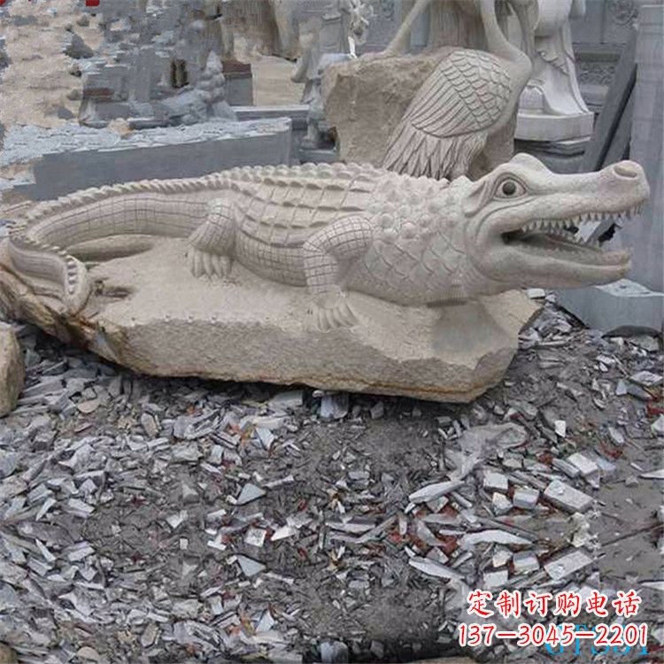太原鳄鱼黄沙岩动物石雕精致装饰您的家