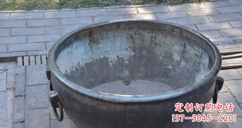 太原仿古纹饰铜水缸雕塑