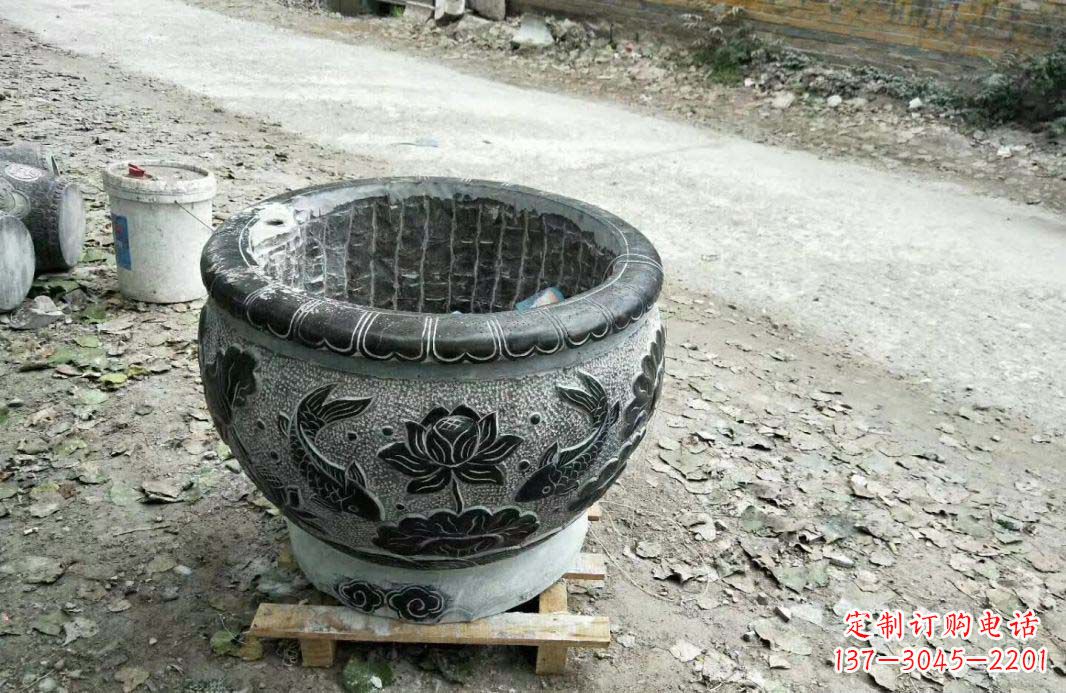 太原仿古圆形水缸石雕