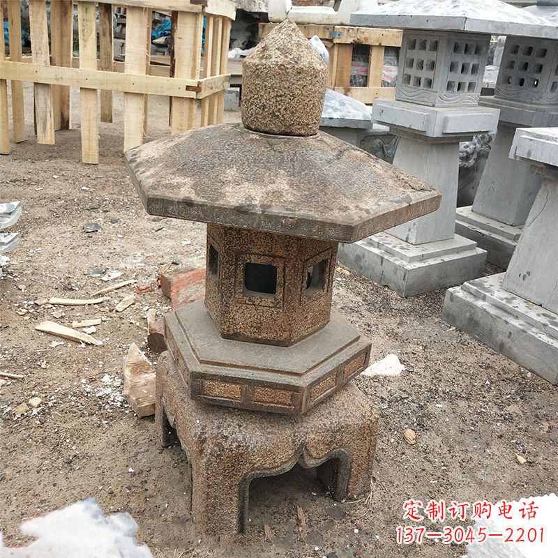 太原古雅时尚仿古石灯笼雕塑