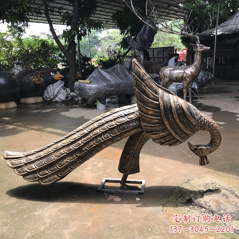 太原仿铜玻璃钢定制孔雀雕塑