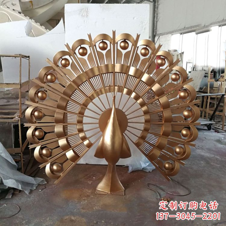 太原精致而又经典的仿铜色不锈钢孔雀雕塑
