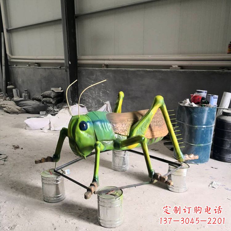 太原精致玻璃钢蝗虫雕塑