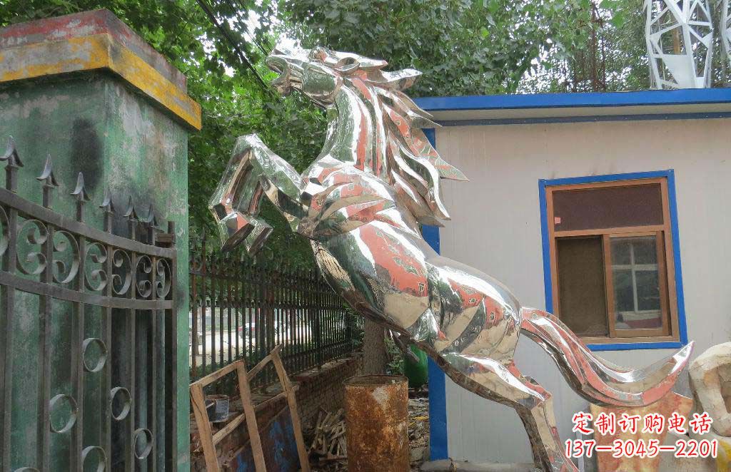 太原优雅凌厉的不锈钢奔跑马雕塑