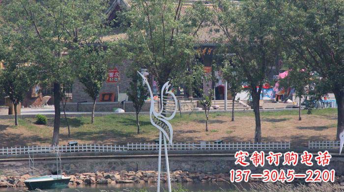 太原融合瑞雪灵羽,灵灯晶莹不锈钢仙鹤雕塑