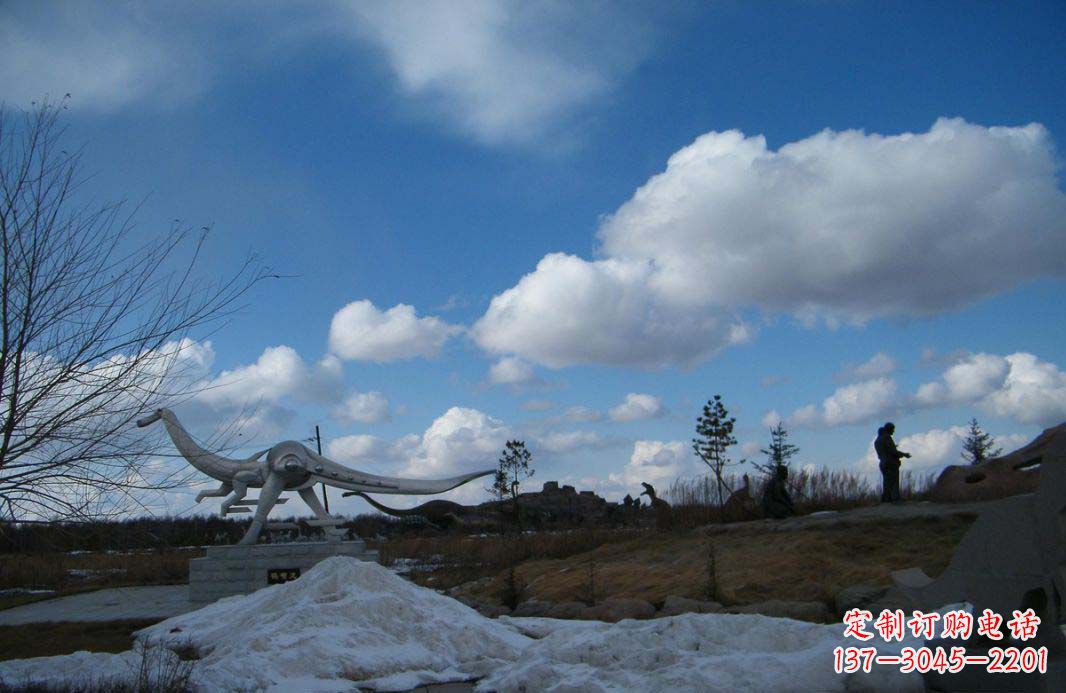 太原非凡巨兽——不锈钢抽象恐龙雕塑