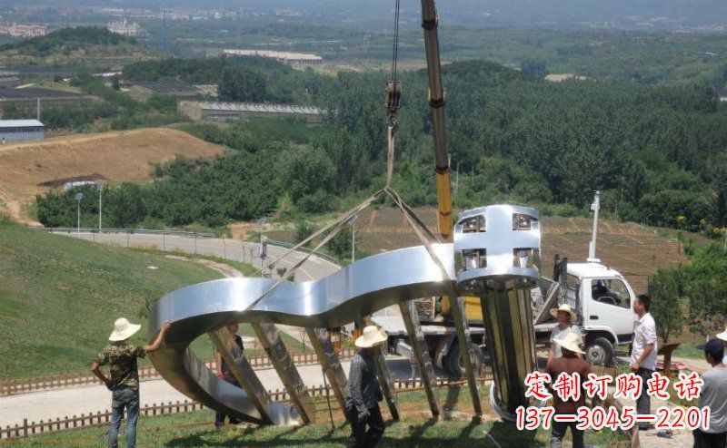 太原公园竖琴雕塑——缔造完美的艺术景观