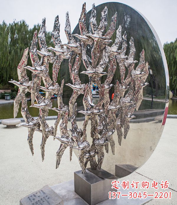 太原欣赏鸽子轻盈的美丽——不锈钢动物鸽子雕塑