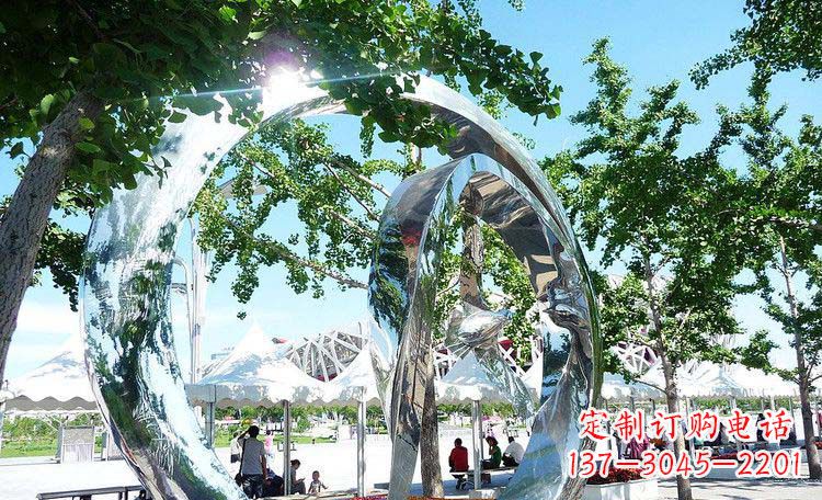 太原高端实木不锈钢镀层圆环雕塑
