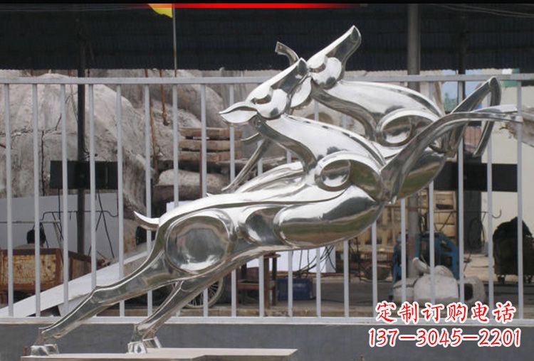 太原梅花鹿不锈钢高光大型雕塑