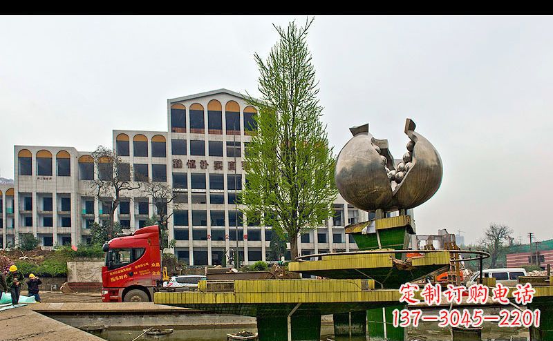 太原精美不锈钢石榴景观雕塑