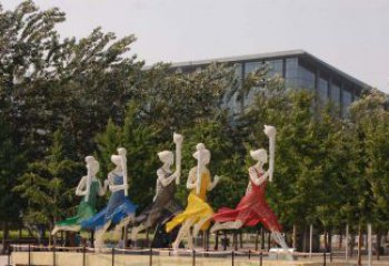 太原不锈钢雕塑——拿火炬跑步