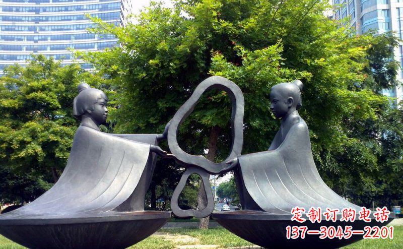 太原公园抽象孔融让梨景观铜雕