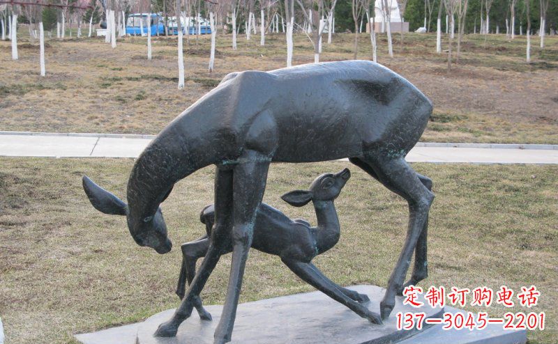 太原公园抽象母子鹿动物铜雕 (2)
