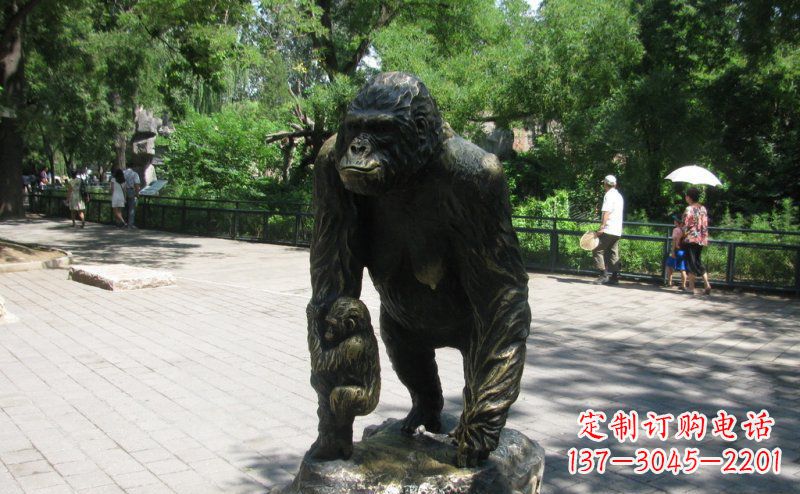 太原象征力量的猩猩铜雕