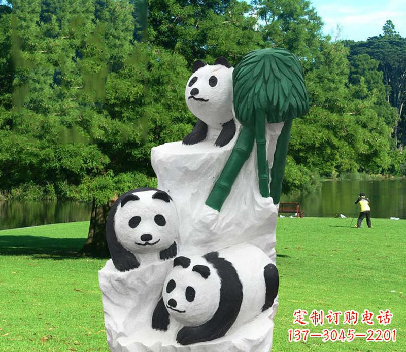 太原公园大熊猫雕塑