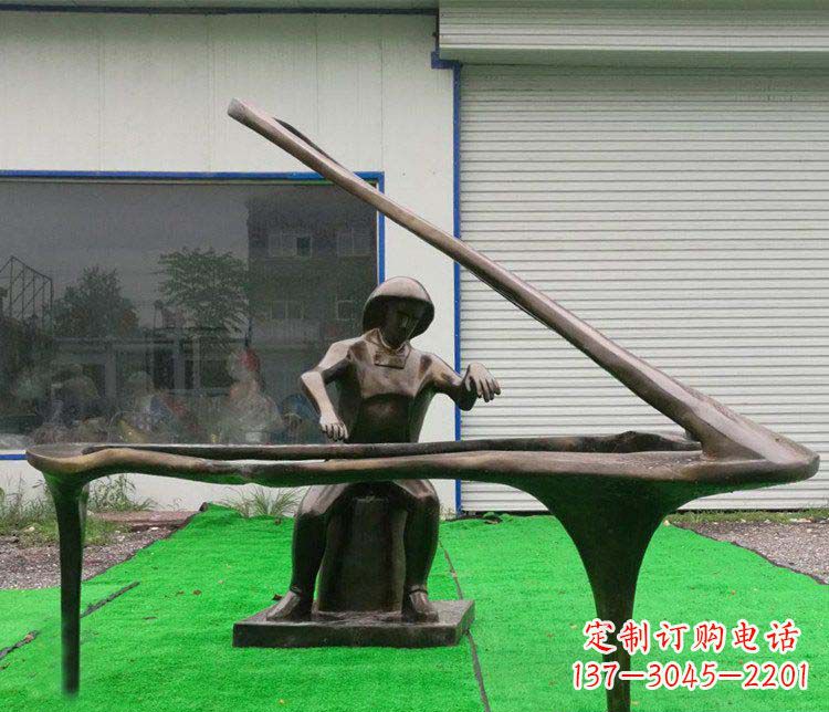 太原 传奇钢琴雕塑