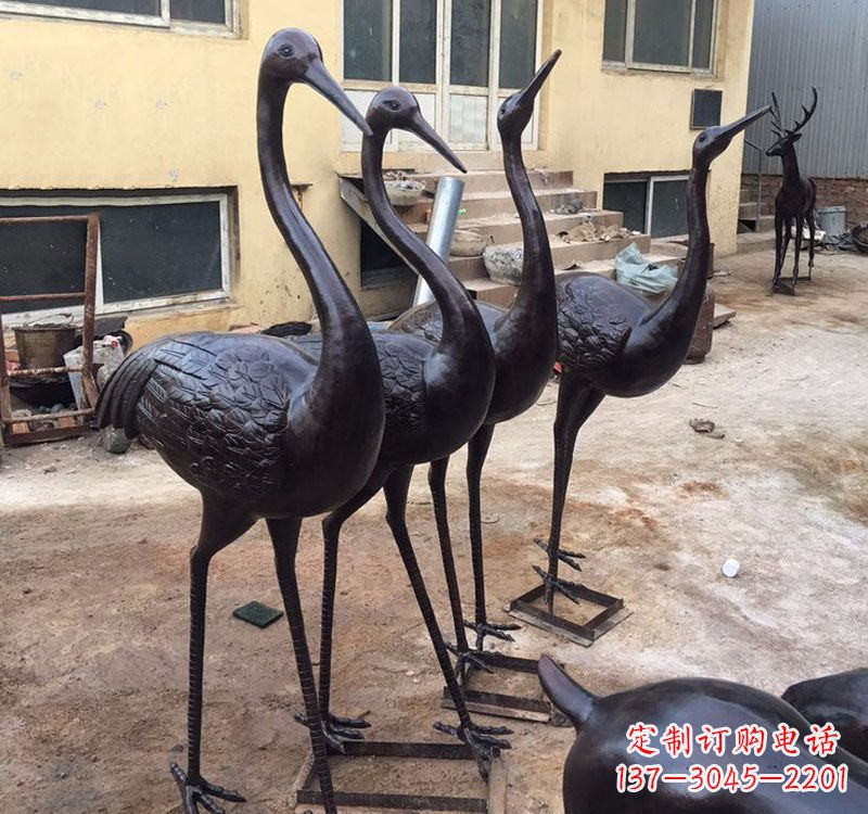 太原雕刻精致灵动的丹顶鹤铜雕