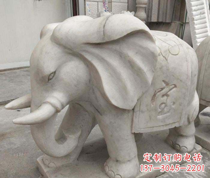 太原中领雕塑象征招财的精致大象石雕