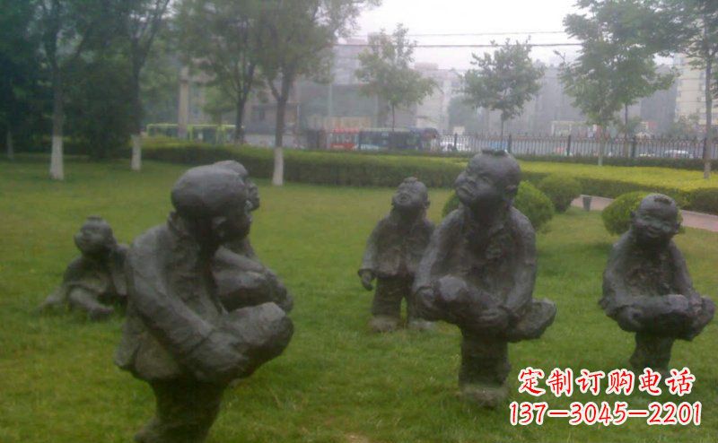 太原公园儿童斗鸡小品铜雕