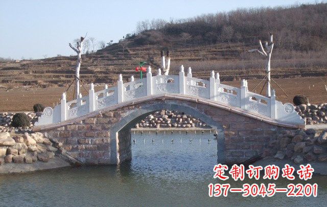 太原独特设计的拱桥石雕
