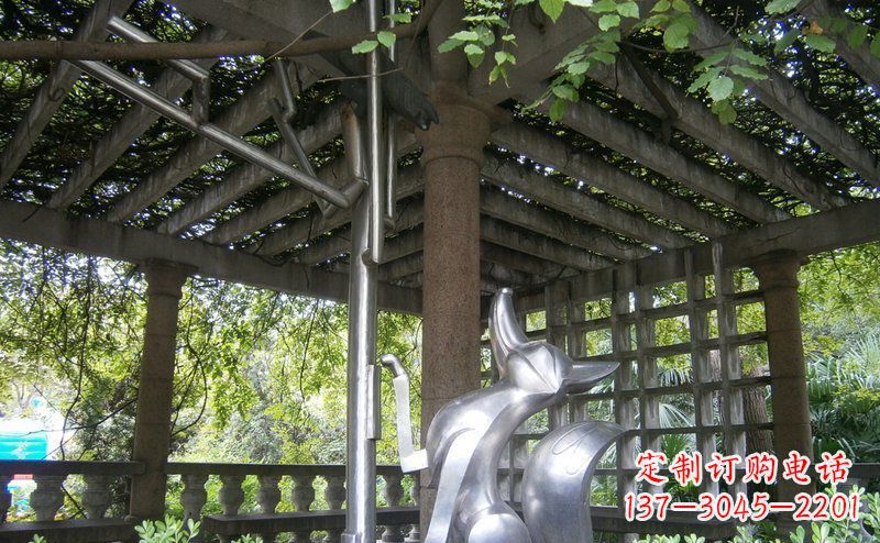 太原动物铜雕——公园狐狸与乌鸦小品