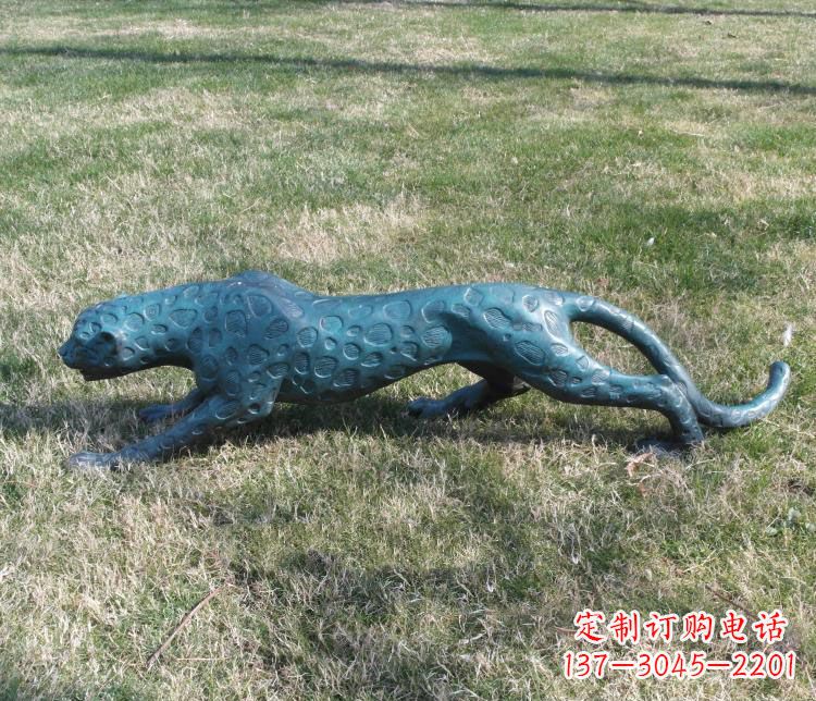 太原公园金钱豹铜雕