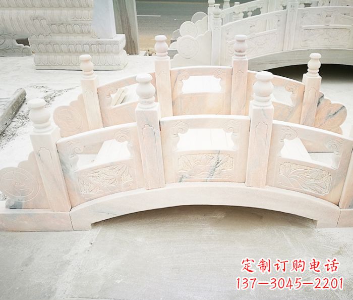 太原红石拱桥雕塑——浪漫交织,美景永相伴