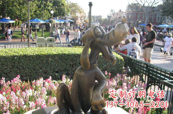 太原公园卡通小狗动物铜雕