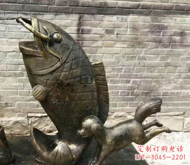 太原优雅艺术的鲤鱼铜雕
