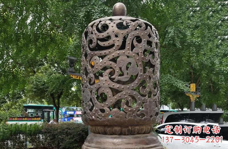 太原浪漫精致镂空灯笼铜雕