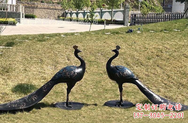 太原公园青铜孔雀雕塑