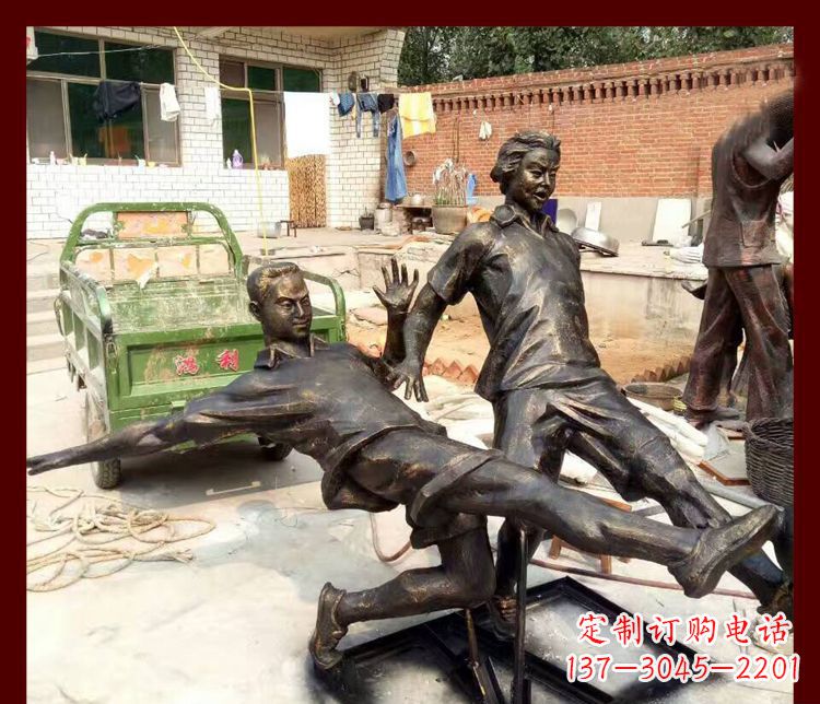 太原足球迷必备,象征性的足球雕塑