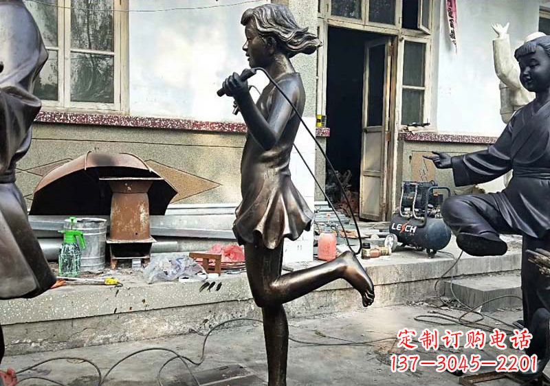 太原精美女孩铜雕