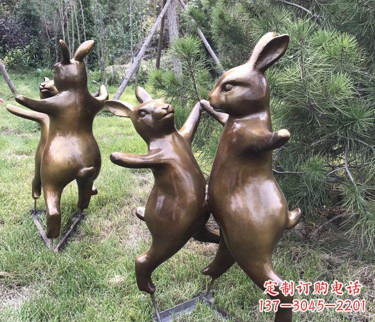 太原铜雕奔跑兔子动物雕塑
