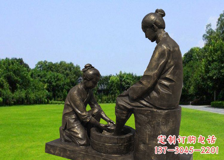 太原浓浓爱意的母爱,定制青铜铸造的母亲雕塑