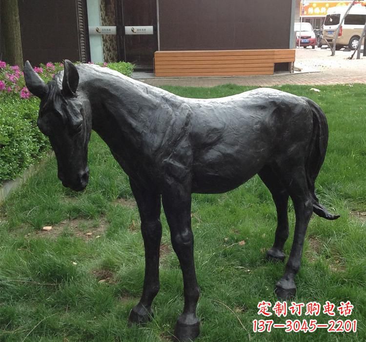 太原大型雕塑装置——马雕塑
