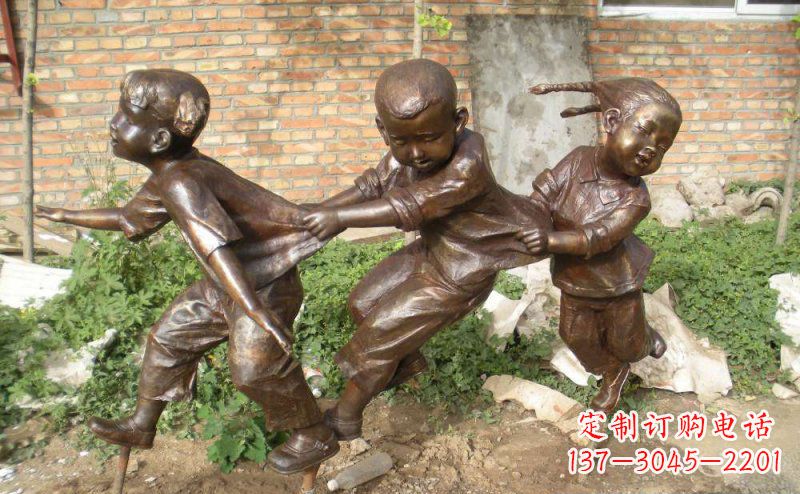 太原铜雕老鹰—勇捕小鸡的动态展示